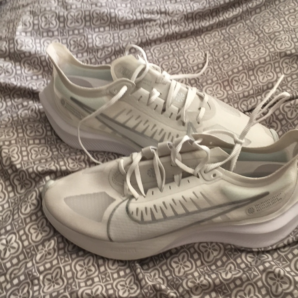 Wmns Nike zoom gravity